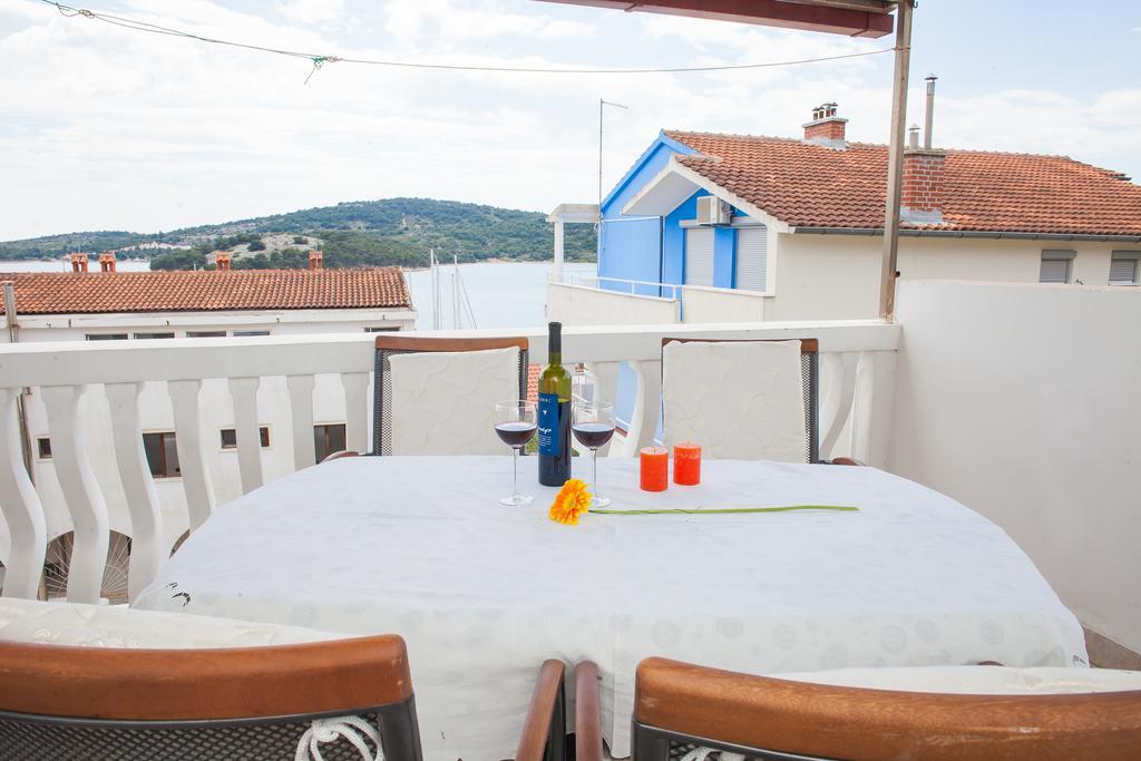 Hana Home - Apartments Tisno Extérieur photo