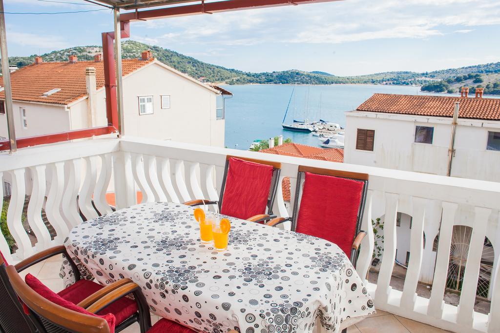 Hana Home - Apartments Tisno Extérieur photo