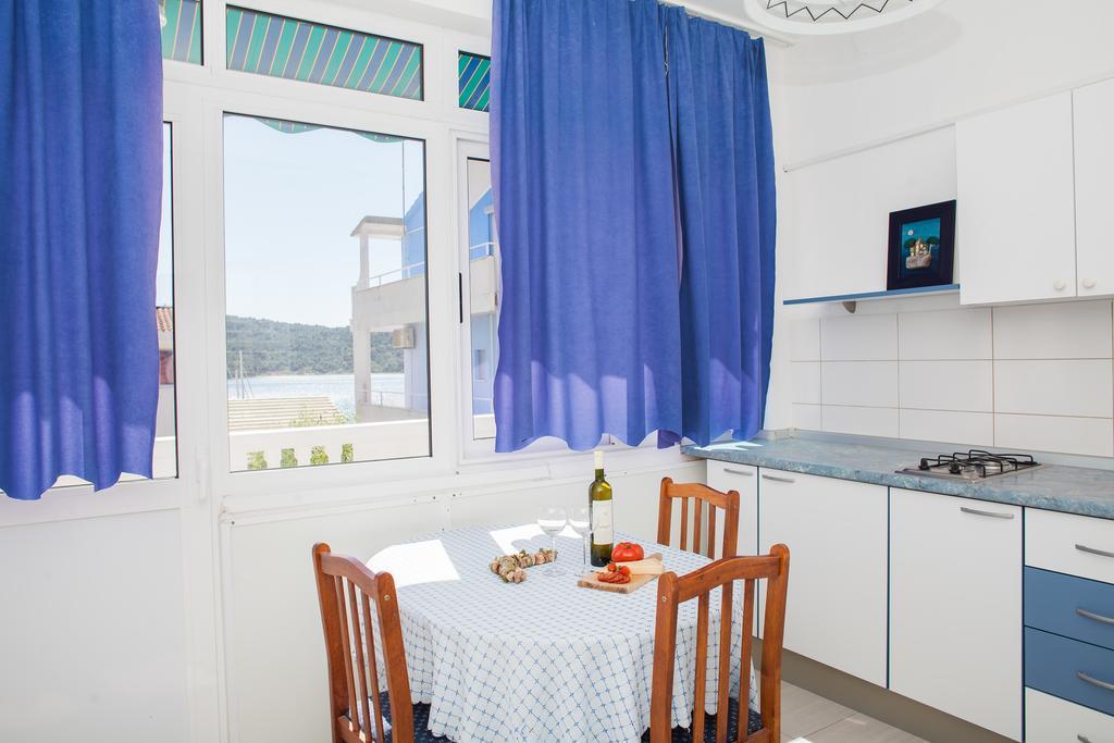 Hana Home - Apartments Tisno Extérieur photo