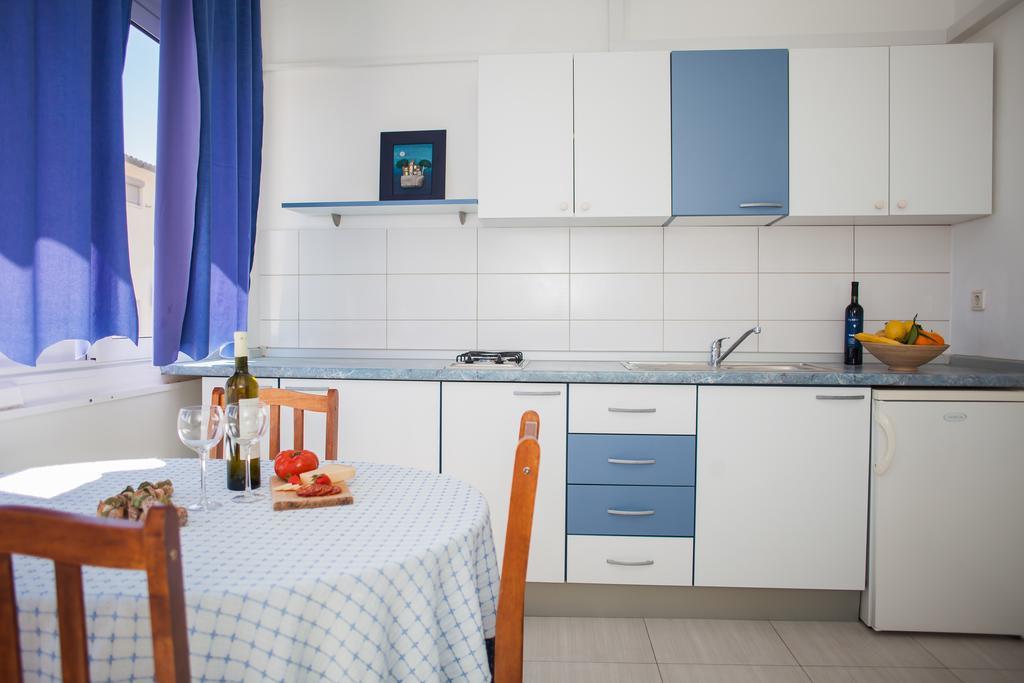 Hana Home - Apartments Tisno Extérieur photo
