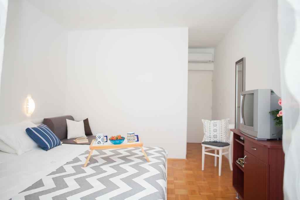Hana Home - Apartments Tisno Extérieur photo